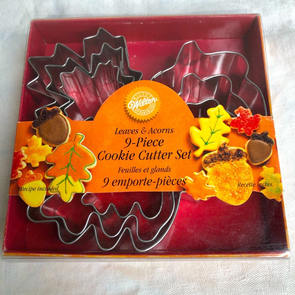 Vintage Wilton Leaves & Acorns 9 Piece Cookie Cutter Set NEW in Box